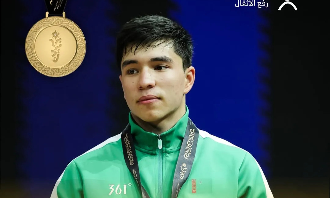 Порно әйел күйеуінің кішкентай жыныс мүшесін жұлып алады Украинадағы порно кастинг: үлкен сиськи